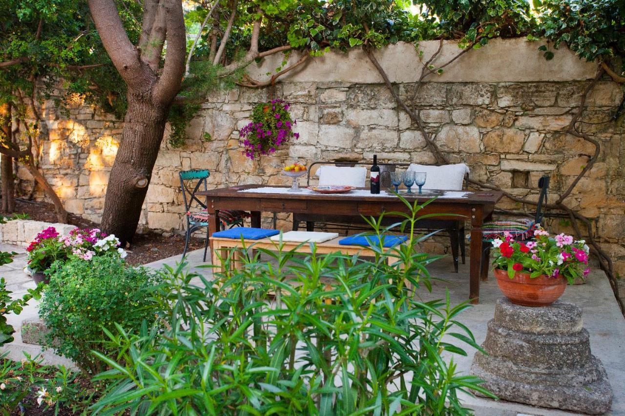 Гостьовий будинок Cecilias Courtyard Malia Екстер'єр фото